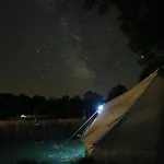 La Toile Sous Les Etoiles Οργανωμένο κάμπινγκ Charron (Creuse)